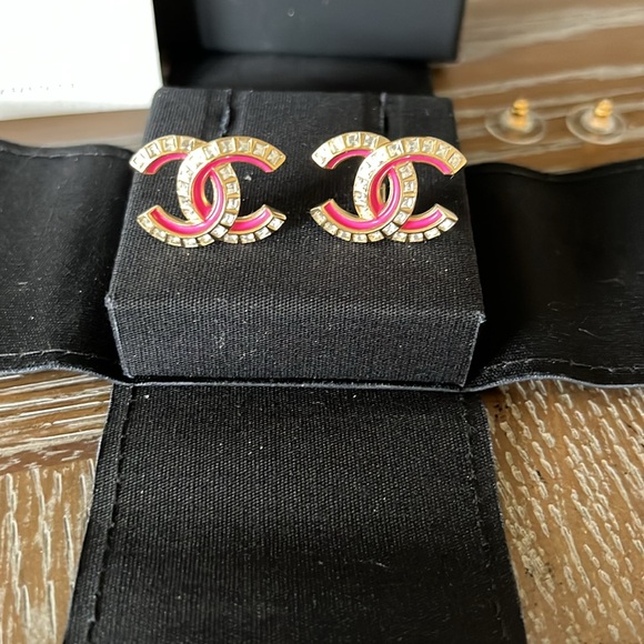 CHANEL Pink Enamel And Crystal CC Earrings - Picture 3 of 9